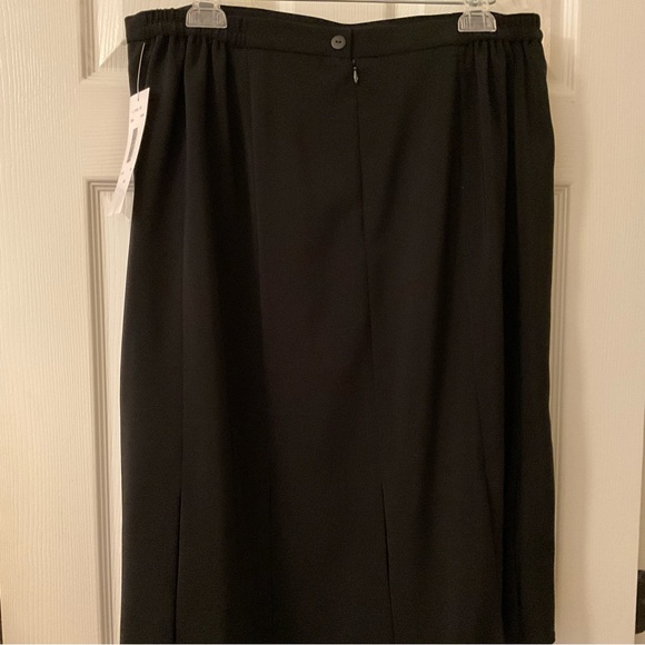 Travis Ayer Woman's 2 Piece Black Suit Size 16W Blazer Jacket Skirt Work Church - Picture 10 of 12